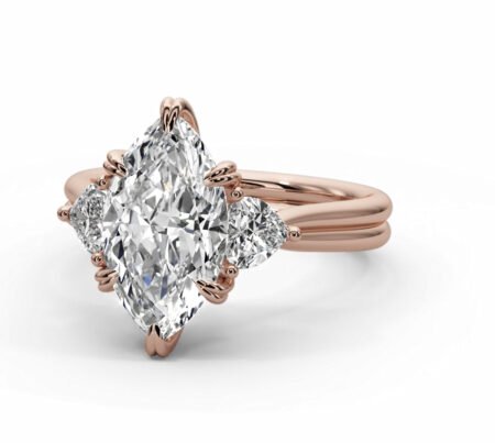 Engagement ring marquise